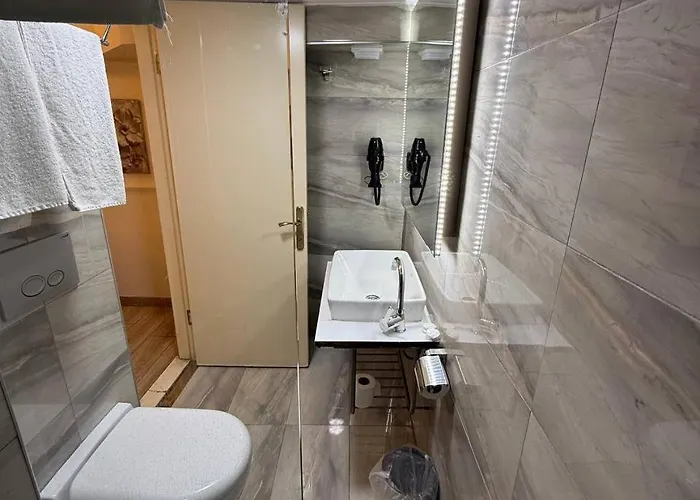 The Constantine מלון 3*