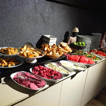 君士坦丁酒店 酒店